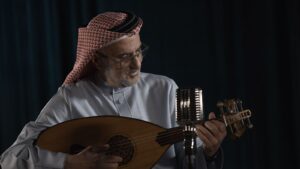 بين أشواك الفن والسياسة