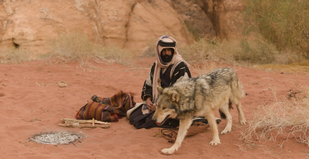 فيلم بين الرمال