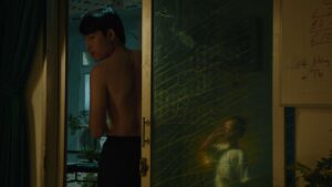 فيلم «داخل غلاف الشرنقة الصفراء»