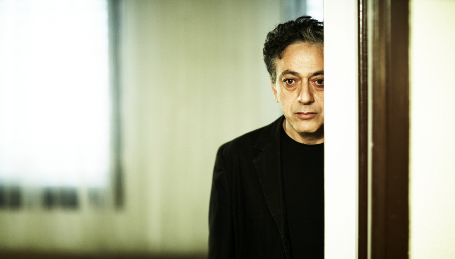 إيليا سليمان: الخيط الرفيع بين الفكاهة واليأس