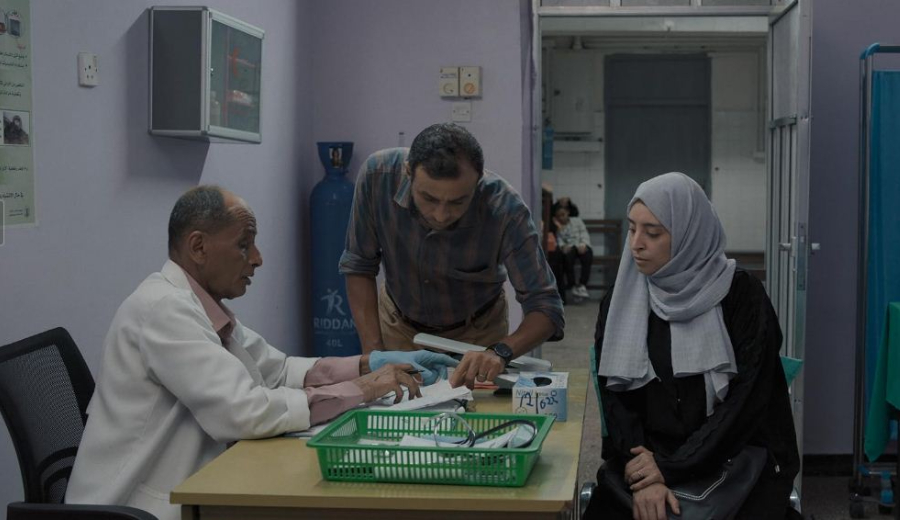 "المرهقون"... تجميل الواقع بأشرطة الزينة