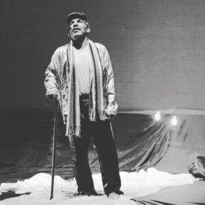 الفنان السعودي إبراهيم الحساوي في مسرحية "نوستالجيا"