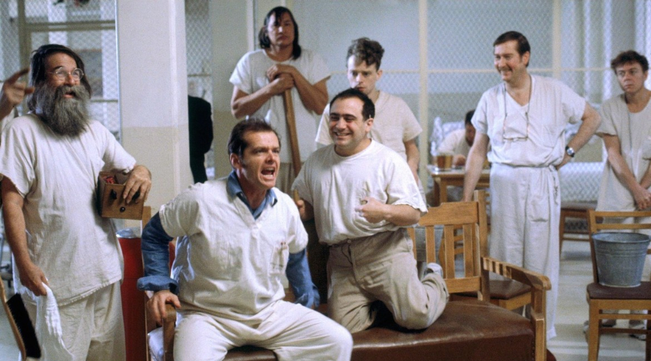 «طار فوق عش المجانين».. إعادة زيارة لفيلم استثنائي