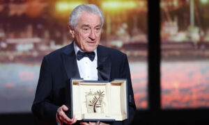 الملك دي نيرو متوجًا في كان