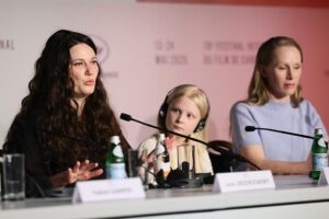 ماشا شيلينسكي عن «Sound of Falling»: أكافح لتحرير أبطالي من الصدمات الجيلية