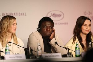 جولييت بينوش: مهرجان كانّ يواكب الحاضر بشكل متزايد