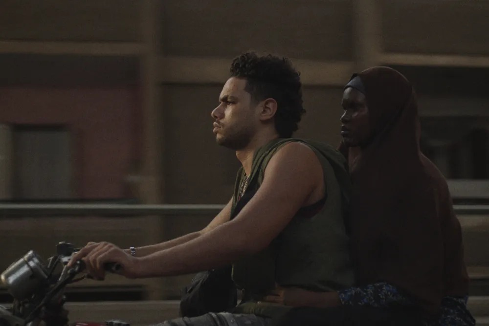 عائشة لا تستطيع الطيران (2025)