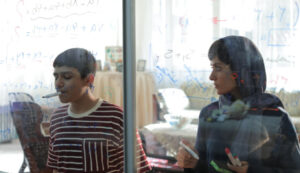 «امرأةٌ وطفل»... دراما روستايي في المساحات الرمادية