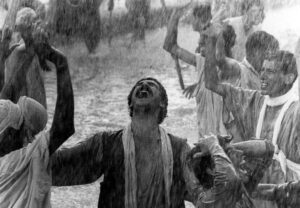 محمد الأخضر حمينة... نهاية تليق بشاعر الصورة