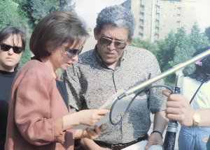 داود عبدالسيد وفاتن حمامة من تصوير فيلم أرض الأحلام (1993)