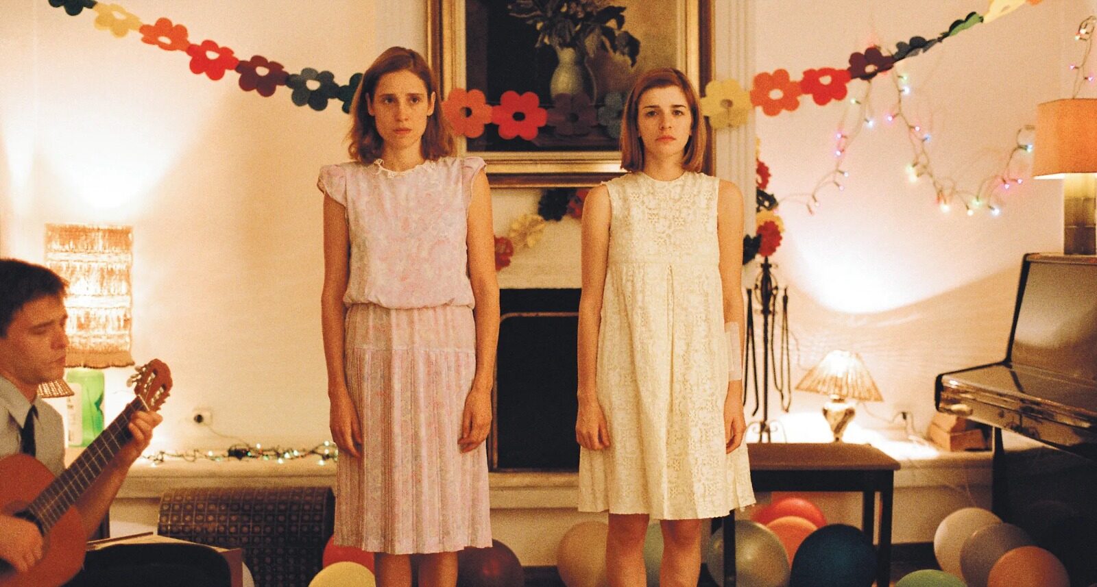 Dogtooth (2009)