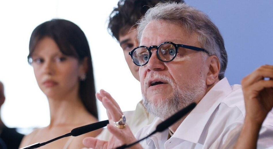 غييرمو ديل تورو: لا أخاف الذكاء الاصطناعي بل الغباء الطبيعي