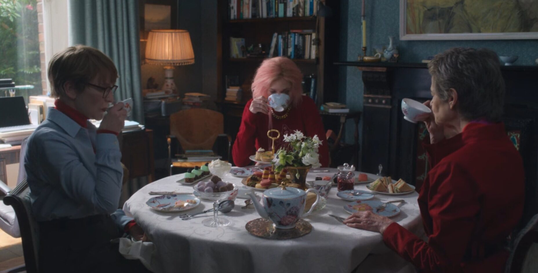 "أب، أم، أخت، أخ".. حكايات طيبة عن العائلة