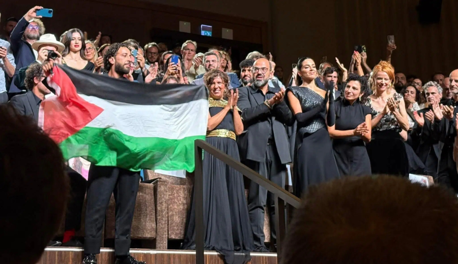 ظاهرة التصفيق الحار… كم دقيقة تكفي للفوز بجائزة؟