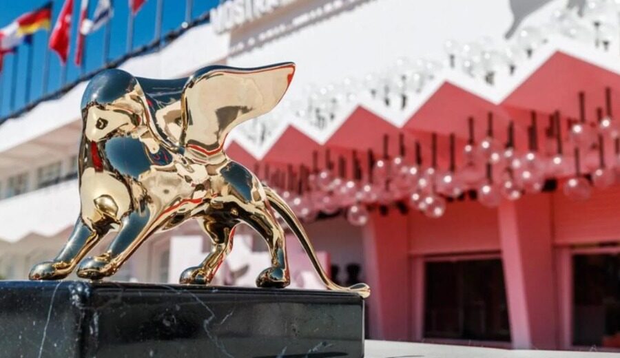 أسماء سينمائية بارزة في لجان تحكيم مهرجان فينيسيا الـ82