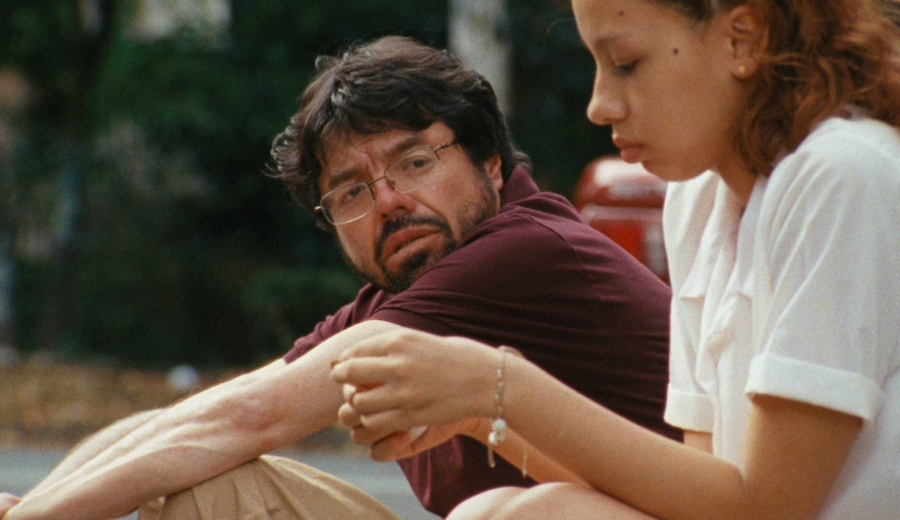 «شاعر»… تراجيكوميديا عن شاعر معذبّ وفقر مسوّق ثقافيًا