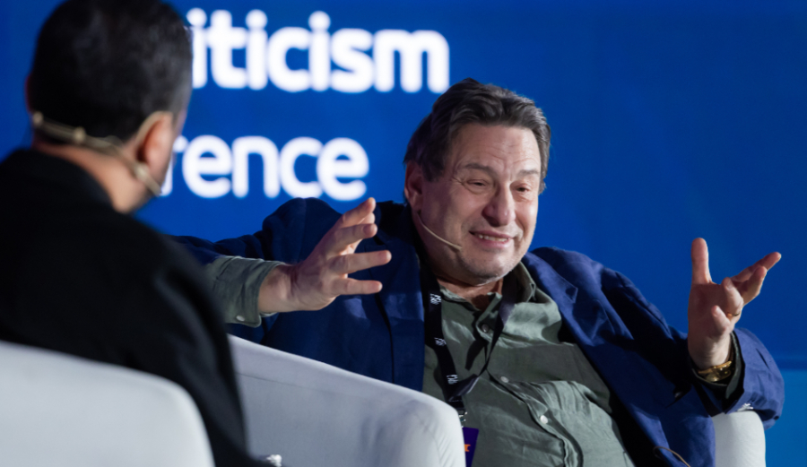 ريتشارد بينيا: حين يقلّ الذهاب إلى السينما نفقد لحظة الاجتماع الإنساني حول الحكاية