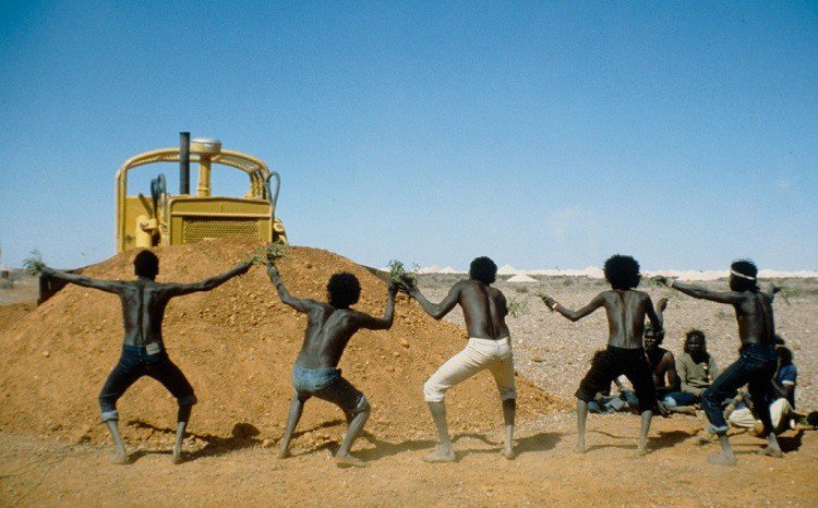 من «لورانس العرب» إلى «هجان»: الصحراء مُختبرًا مفتوحًا للسينما