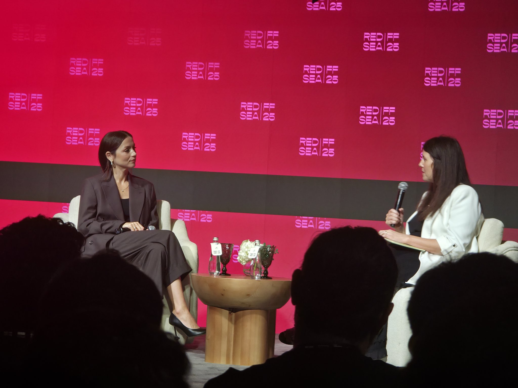 آنا دي أرماس: لم أتخيل نفسي يومًا نجمة أفلام حركة 