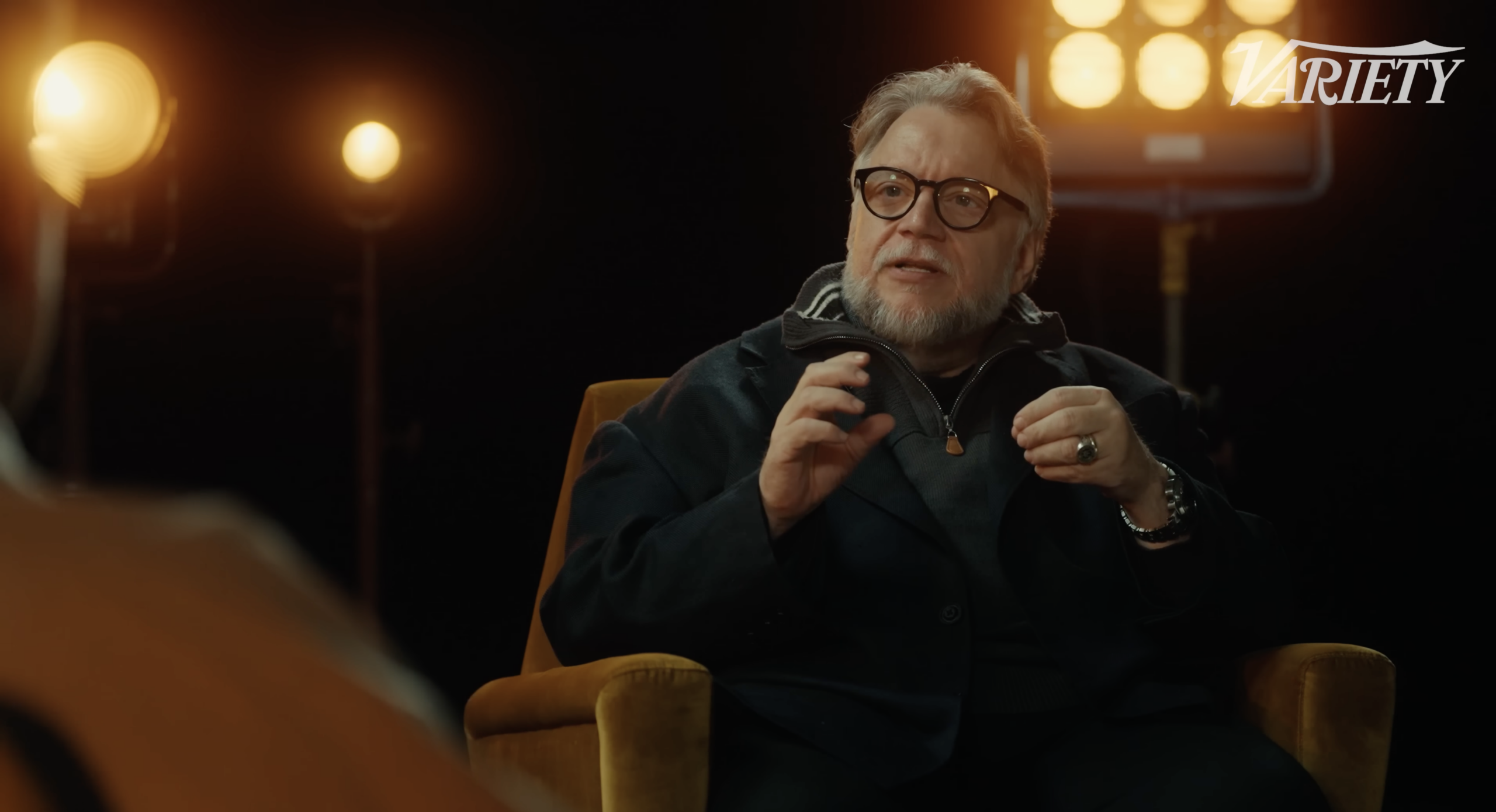  المخرج المكسيكي الحائز على الأوسكار غييرمو ديل تورو