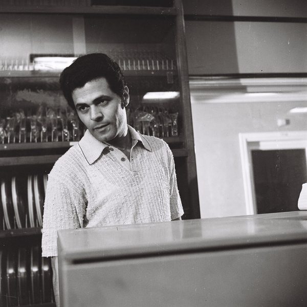 العصفور (1974)