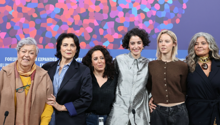 بين الجذور والاختيارات الجريئة… «بيت الحسّ» في قلب النقاش ببرلين