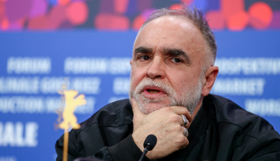 كريم عينوز: الثروة قد تصنع الفاشية... و«Rosebush Pruning» يكشف الثمن