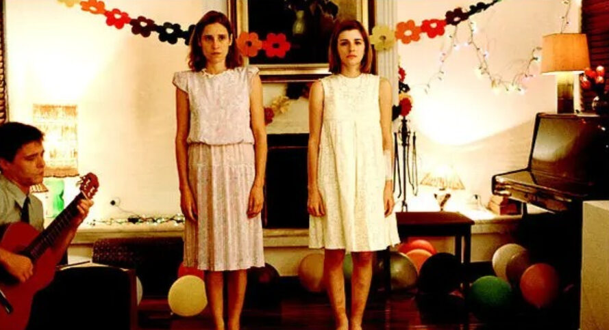 «أسنان الكلب»... كيف تتحول اللغة إلى أداة للهيمنة؟