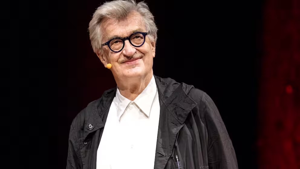 المخرج فيم فندرز