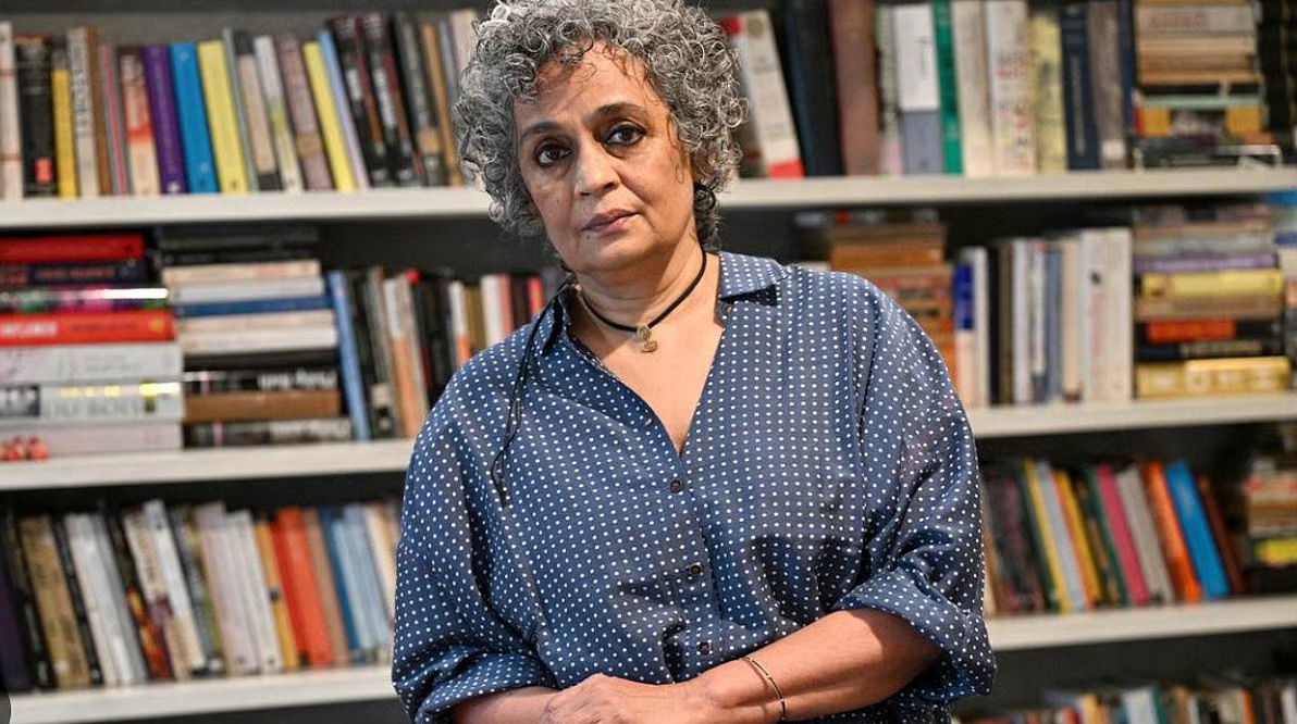 الكاتبة الهندية أرونداتي روي