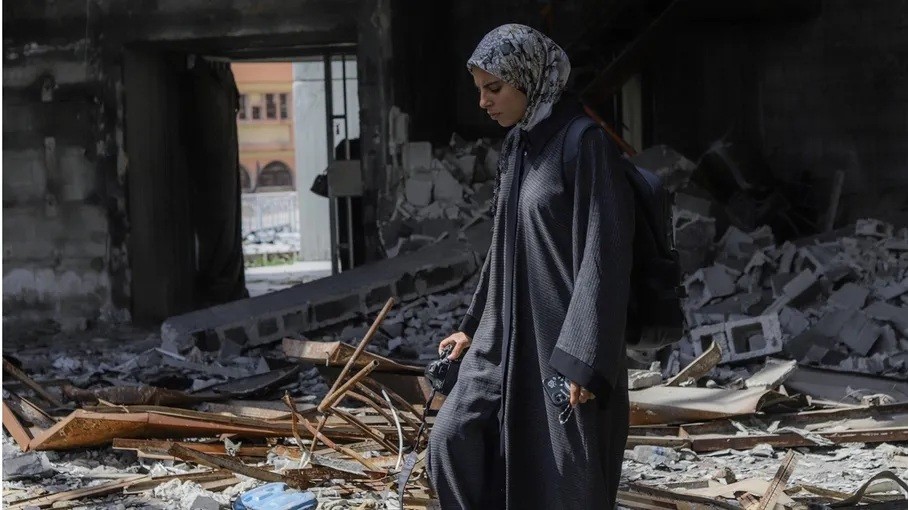 ضع روحك على كفك وامشِ