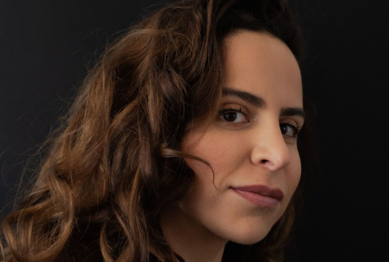 سارة بالغنيم: الكوميديا تفتح باب النقد وتمنح الأفكار الصعبة طريقًا إلى الجمهور